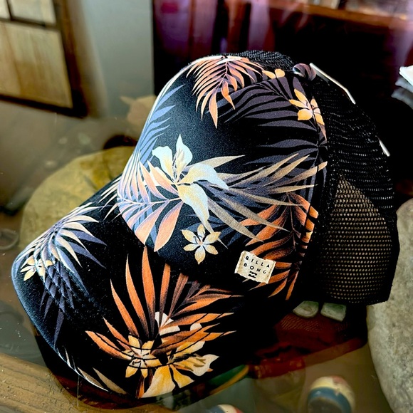NWT Billabong Heritage Mashup Women's Trucker Hat - Multi / Black - Adjustable - Picture 2 of 8